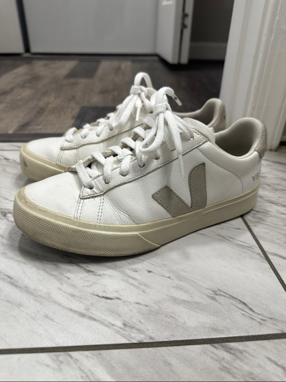 Veja Campo Leather Low-Top Sneakers with Beige V Logo